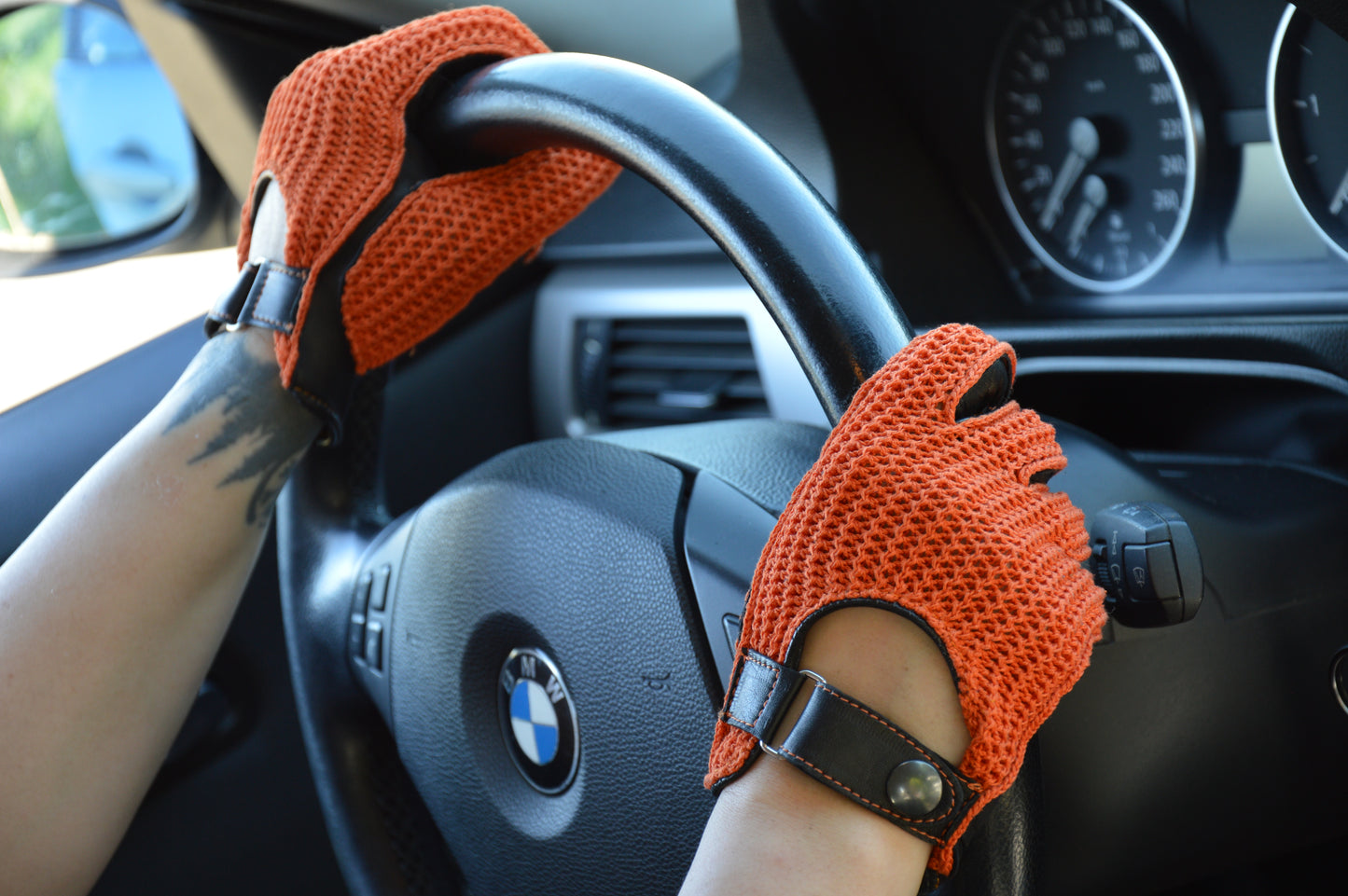 Women's driving leather gloves black orange