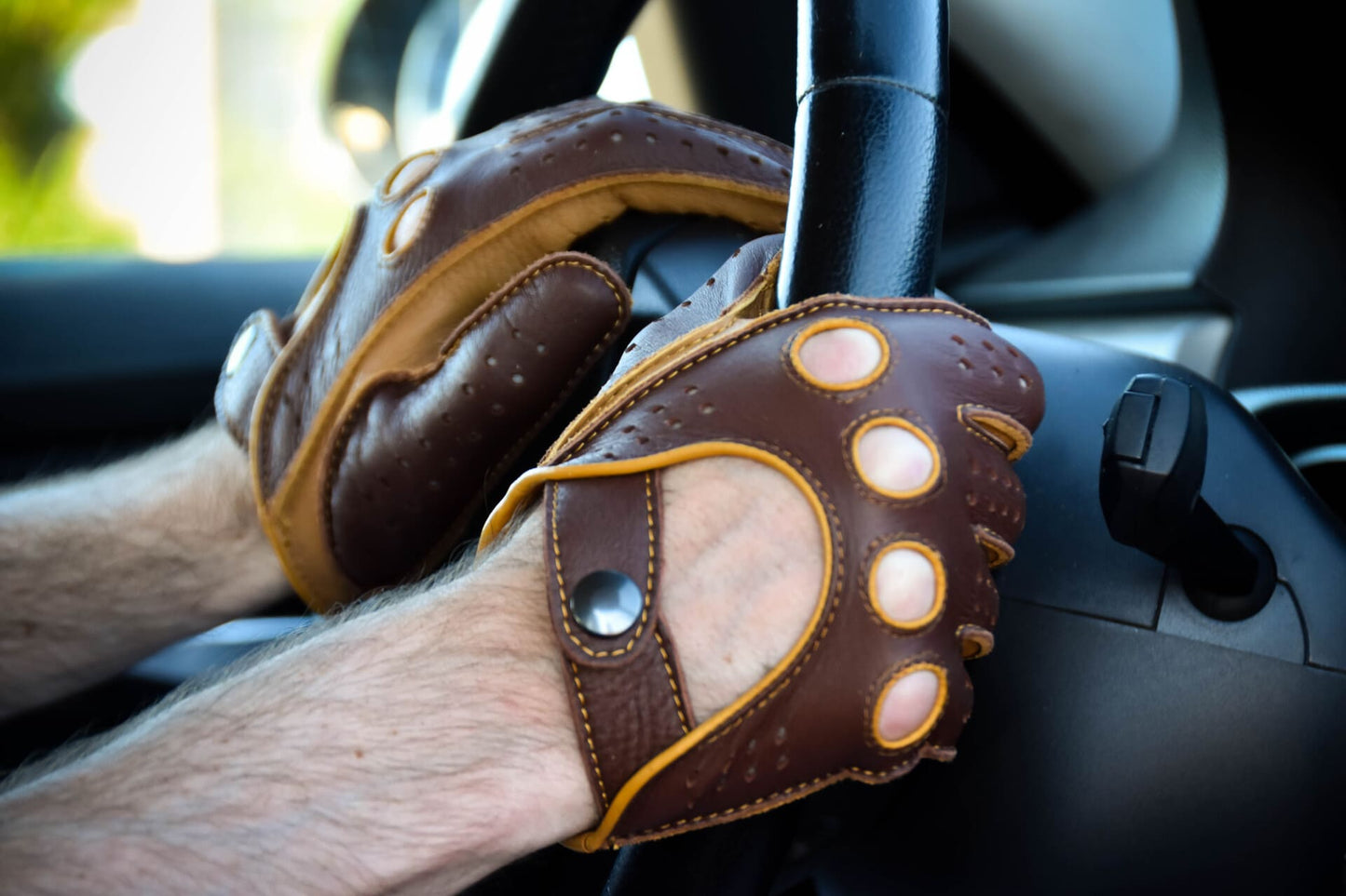 Men’s Deerskin Leather Driving Gloves - Cognac & Tan