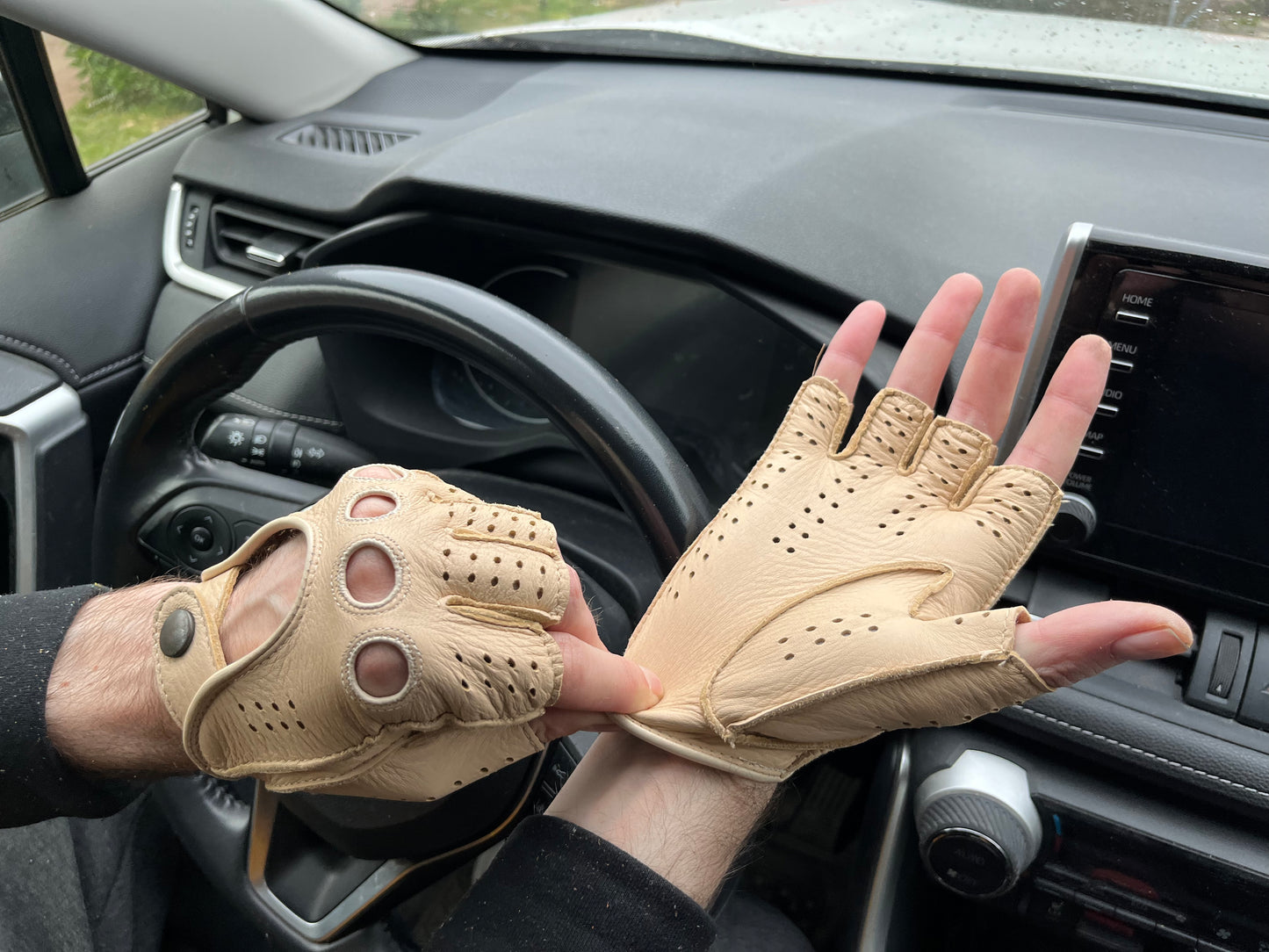 Men's fingerless driving leather gloves deerskin beige