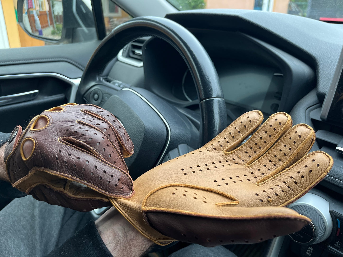 Men’s Deerskin Leather Driving Gloves - Cognac & Tan