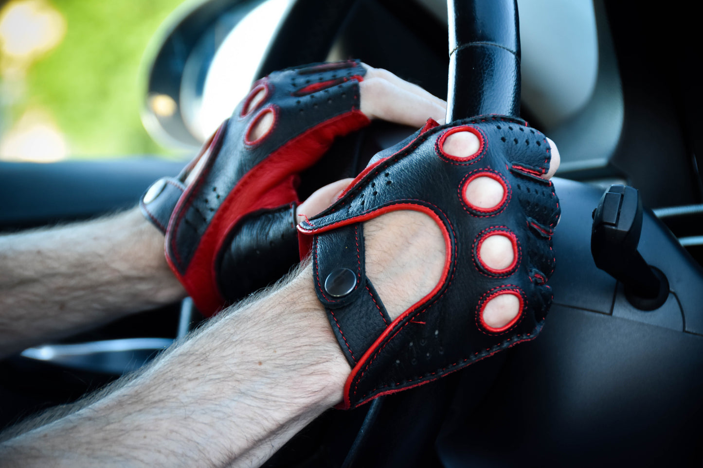 Men's fingerless leather gloves deerskin black red