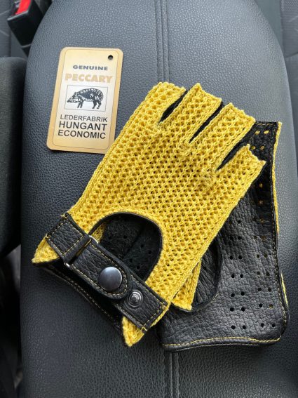 Gehäkelte fingerlose Lederhandschuhe für Damen aus Peccary schwarz/gelb