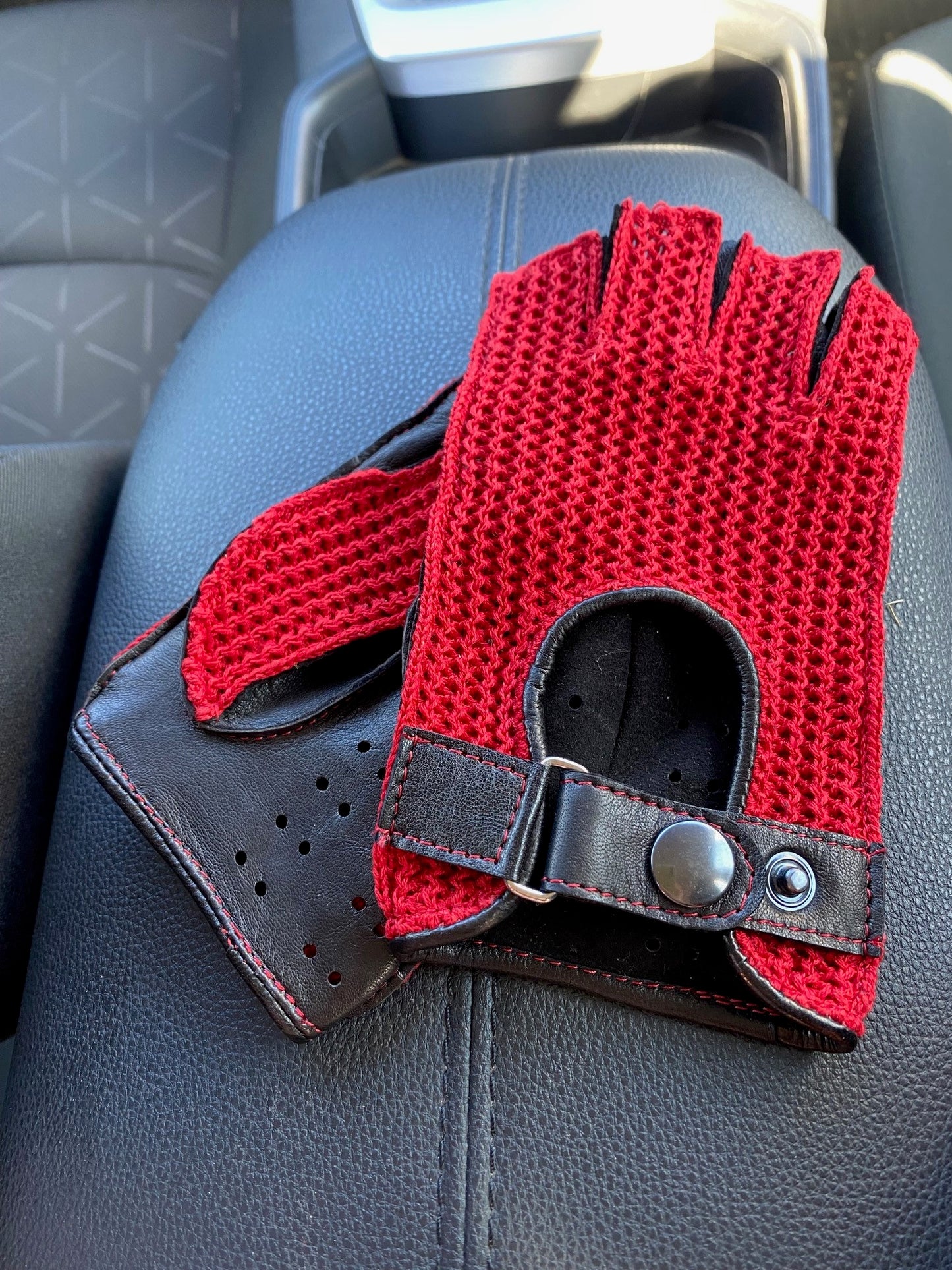 Women's crochet fingerless leather gloves black red
