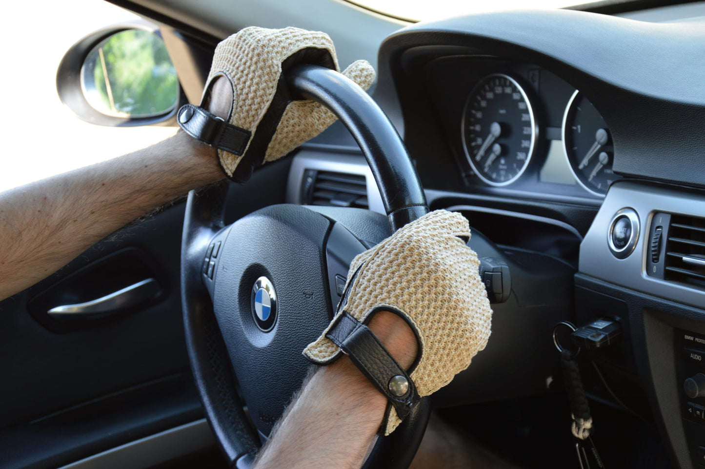 Men’s Crochet Driving Gloves Deerskin Leather Black