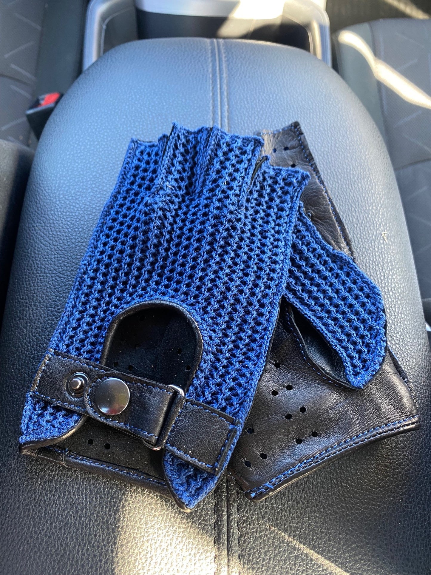 Men’s Crochet Fingerless Leather Gloves - Black & Blue